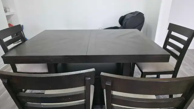 Solid Wood Extendable Dining Table Set – 4 Chairs + Storage Benc in Dining Tables & Sets in Markham / York Region - Image 11