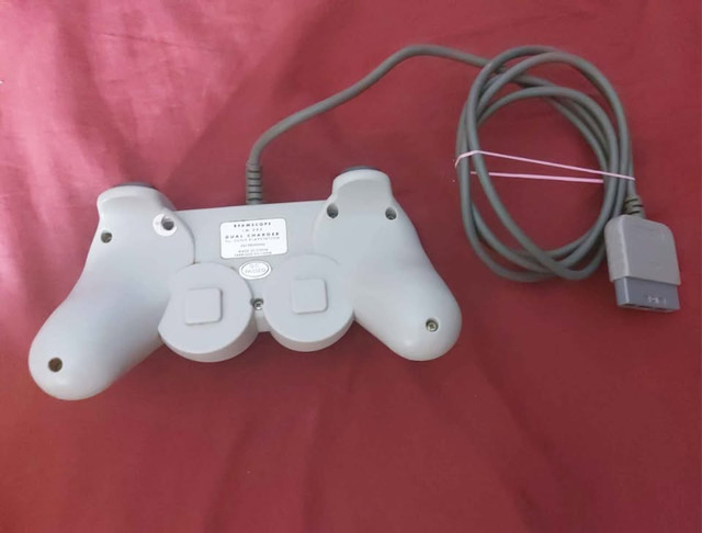 Beamscope Dual Charger Controller for Sony Playstation 1 and 2 P dans Consoles classiques  à Longueuil/Rive Sud - Image 3