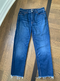 ABERCROMBIE & FITCH High Rise Straight Jeans Women’s Size 28/6R