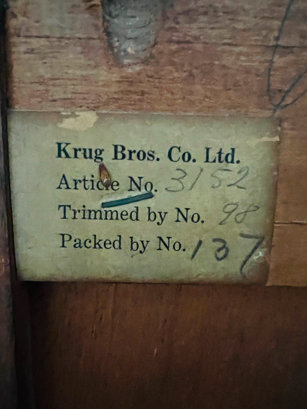 Krug Bros. Co. Ltd. Antique China Cabinet in Hutches & Display Cabinets in Calgary - Image 2