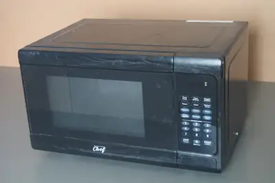 The microwave has lots of scratches on front and top sides. Priced accordingly. Model EM925ANF-P1. W...
