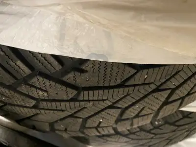 Literally like new. Came off my 2021 crv.Bolt patter is 235/65r17 and 5x114.3. $700 or best offer.Th...