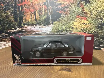 Road Signature 1/18 Alfa Romeo Giulia Sprint GTA 1965. Auto Miniature de Collection Diecast. $$ Ache...