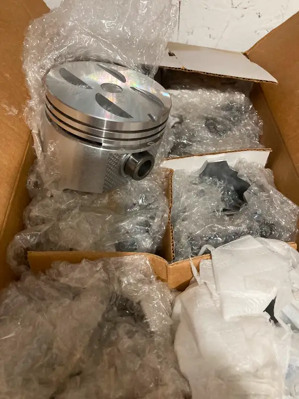 Pontiac V8 Parts New and used, Pistons, Rings, Rockers, Exhaust in Engine & Engine Parts in Trenton - Image 3