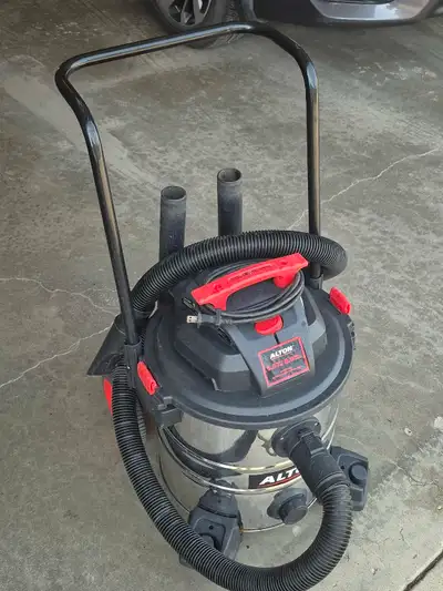 Alton  Wet/Dry  Shop-Vac - 5.5 HP - 8 Gallon - Works as New, View more