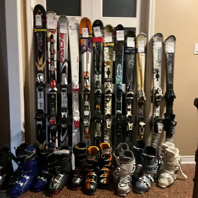 Nice ski with boots  in Ski in Markham / York Region - Image 2