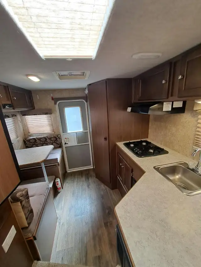 2021 Travelaire 80WS Model 1/2 ton Camper in Travel Trailers & Campers in Cowichan Valley / Duncan - Image 5