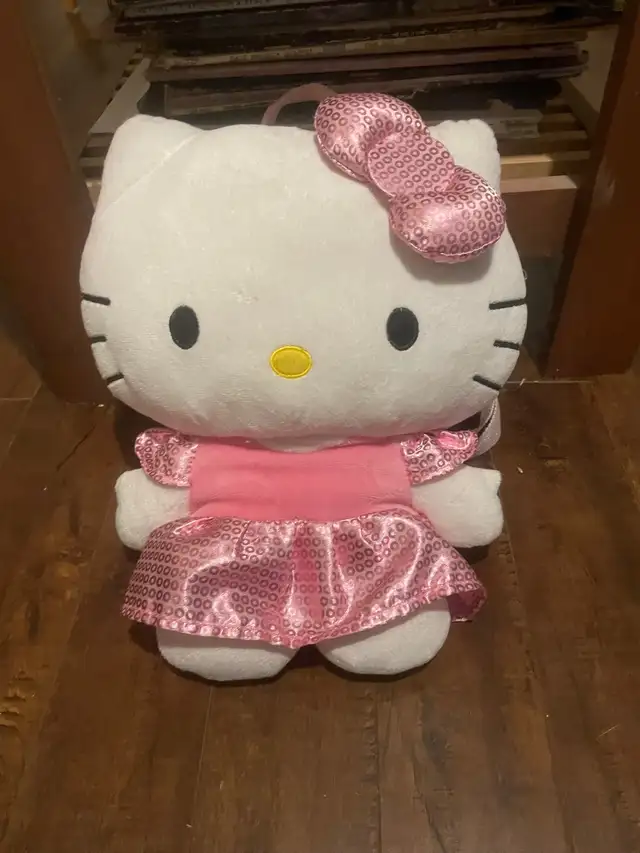 Hello Kitty Merch in Toys & Games in St. John's - Image 2