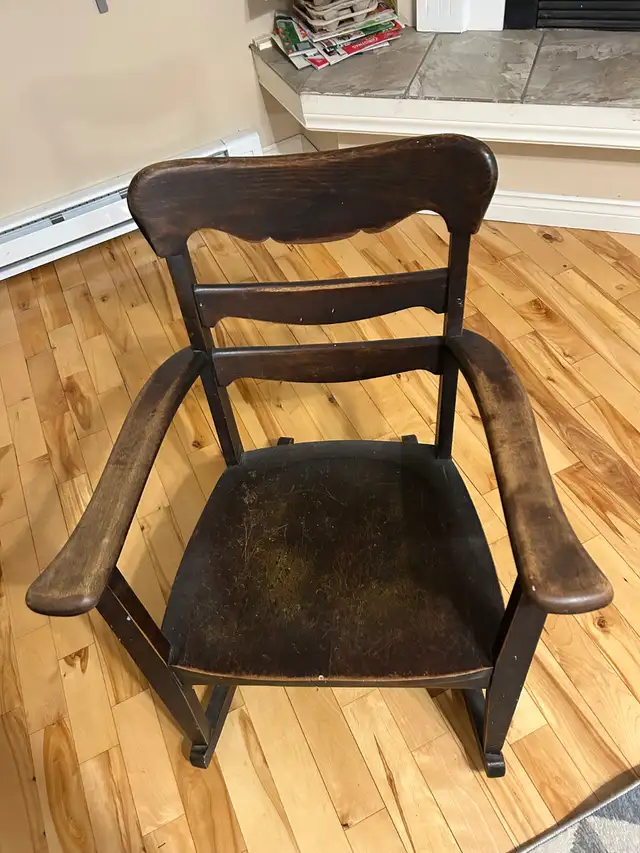 Vintage rocking chair. in Chairs & Recliners in City of Halifax - Image 2