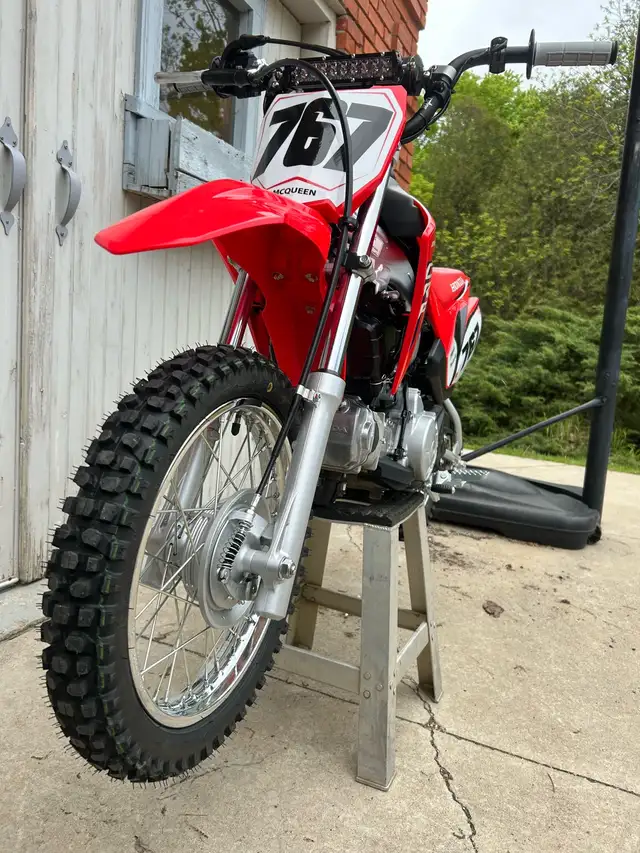 2025 crf110 in Dirt Bikes & Motocross in Norfolk County - Image 9