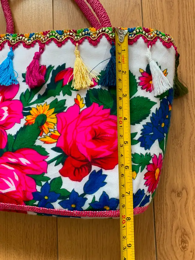 Boho Chic Pompom Floral Handbag Bag Purse Shoulder Bag Tote in Women's - Bags & Wallets in City of Montréal - Image 4