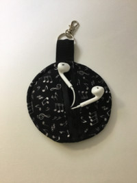 Pochette pour écouteurs fait main - Ear bud pouch handmade