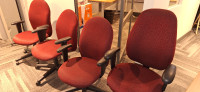 6 chaises de bureau (rouges)