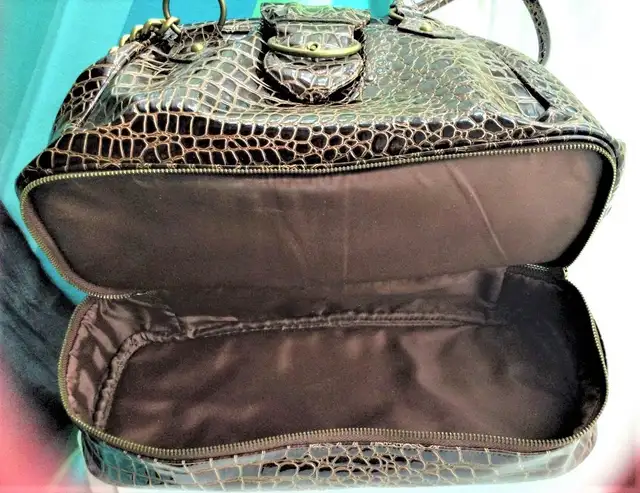 1/2 PRICE !!! NEW "CHATEAU" WOMAN SHOULDER BAG, PURSE, HANDBAG in Women's - Bags & Wallets in Ottawa - Image 7