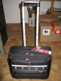 VALISE SWISS GEAR 0970 (NEUVE) VALEUR 185$ - VEND 75$