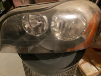 2005 Volvo XC90 headlight