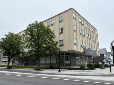 Discover Your Ideal Office Space at 212 Queen Street Are you searching for a professional yet comfor...