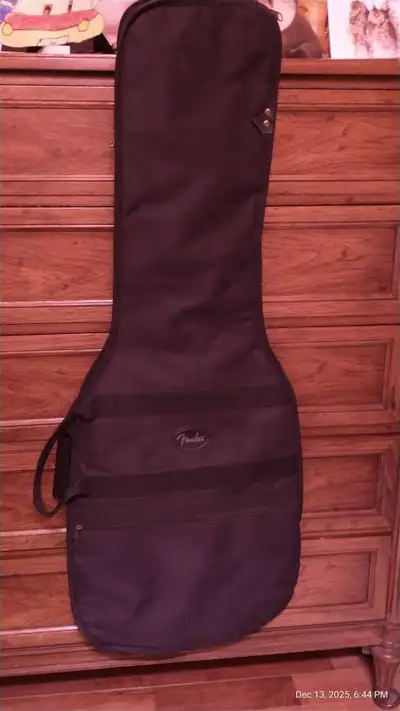 ELECTRIC GUITAR SOFT CASE, View more