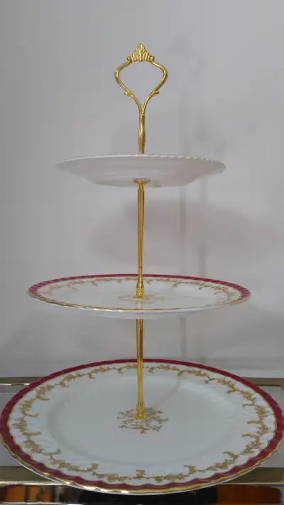 EUC Vintage Aynsley 3-tiered Cake Stand, Bone China. Made in England. Aynsley pattern 8155 for secon...