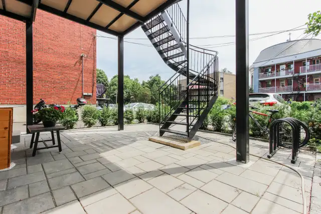 4 1/2 on Two Floors