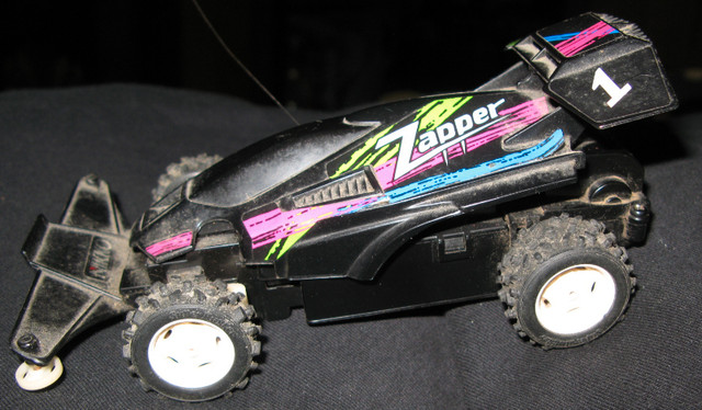 Nikko Zapper RC Car in Toys & Games in Chatham-Kent - Image 3