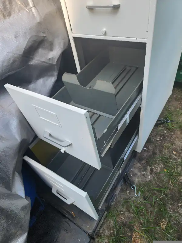 Heavy Duty Old Style 4 Drawer Fieling Cabinet White W Dividers in Bookcases & Shelving Units in Windsor Region - Image 8