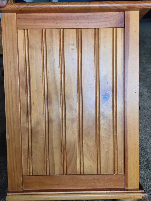 Stanley Solid Wood Dresser and Night Table set in Dressers & Wardrobes in Mississauga / Peel Region - Image 9