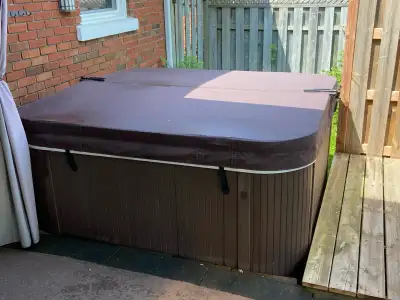 Ultimate, Coast Vantage hot tub cover was purchased less than a year ago and was custom ordered at 8...