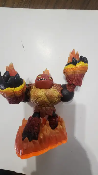 Join Hot Head on an epic adventure with the SKYLANDER SPYRO'S ADVENTURE, GIANTS, SWAP FORCE figure....