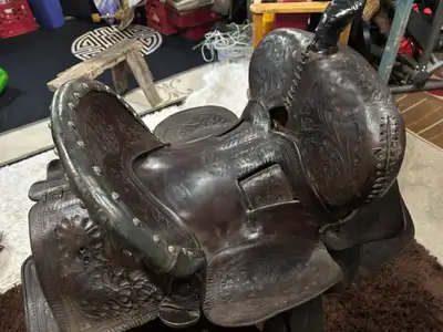 Vintage Spanish/Mexican Saddle (no wooden stirrups) can be refurbished or used for prompts in restau...