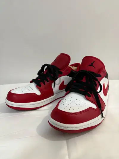Air Jordan 1 Low size 8, View more