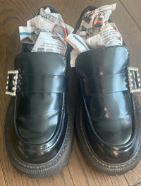 BLACK LOAFERS ONLY WORN ONCE WOMEN SHOES