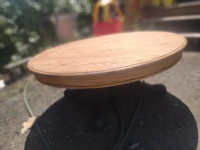 Large Round Coffee Table  in Coffee Tables in Nanaimo - Image 2