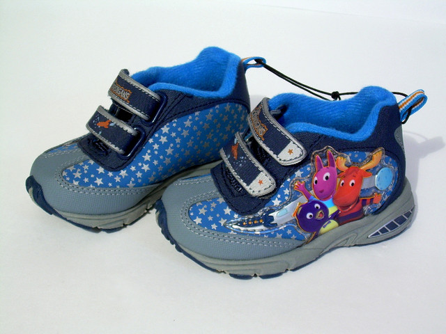 Baby Shoes - Backyardigans Cross Trainers - NEW - Toddler size 5 in Kids & Youth in Edmonton - Image 2