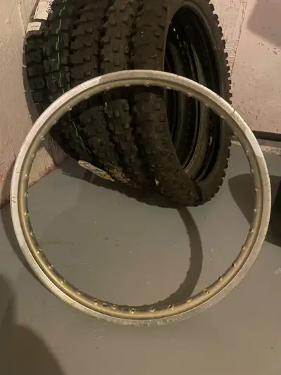 1.60x21 D.I.D. 86 1708 09 Very good condition Left over parts bought a new hub and wheel set