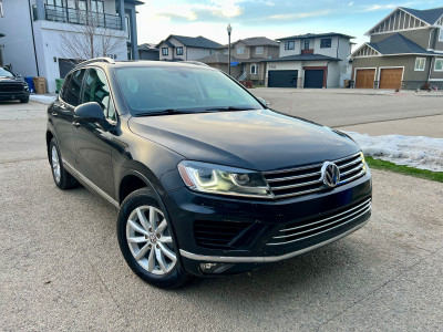 2016 VW TOUAREG VR6 SPORTS AWD NO ISSUES WELL MAINTAINED SERVIVE