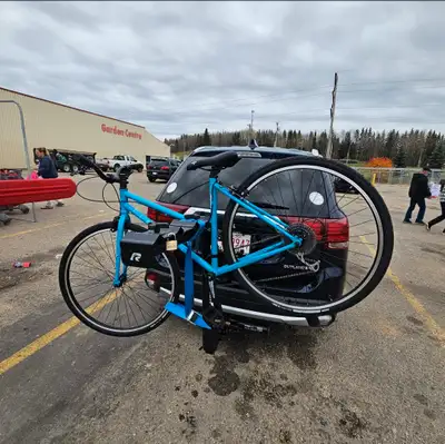 Fairdale Commuter: Lookfar Step‑Thru Gloss Surf Blue in S/M ($629 usd new) with Raleigh 4-Bike Hitch...