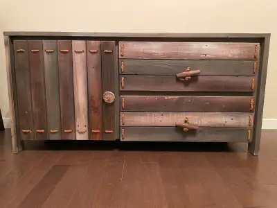 Commode à vendre, View more