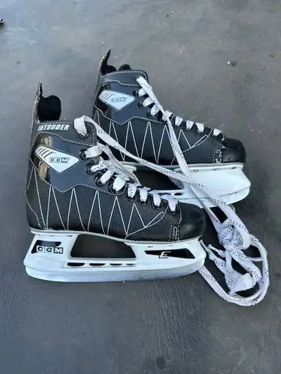 CCM Intruder Skates - Size 3, View more