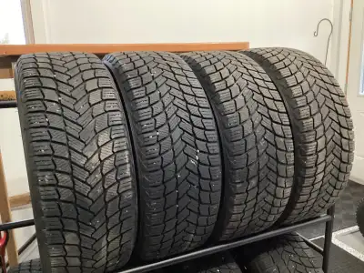 Michelin X Ice snow tires 215/55R17. Radial tubeless. Selling due to new vehicle size. Approx 20,000...