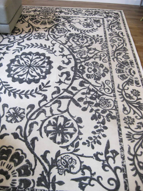 Beautiful Large 12'x9' Ruggables Delphina B&W Washable Area Rug in Rugs, Carpets & Runners in Kitchener / Waterloo - Image 2