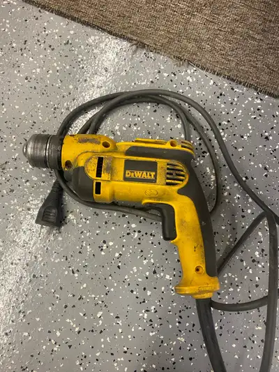Lots more that won’t fit in the pictures, send me a message and I can show you. Lots of sockets, wre...