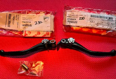 New Ducati oem brake & clutch levers with adjuster 63140521A , 62641071A Hypermotard Scrambler Monst...