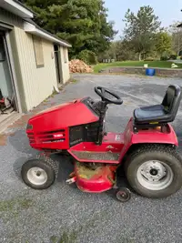 Tracteur Toro 1996 rouge 