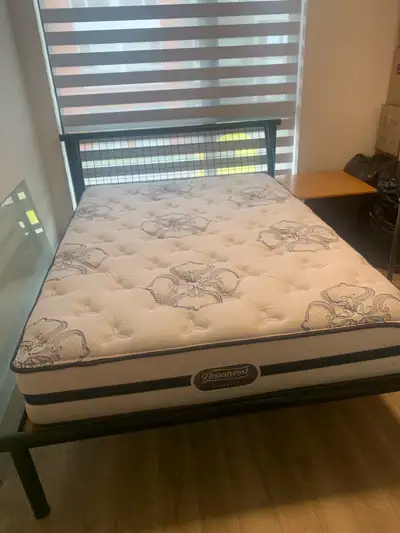 Ensemble lit double + matelas Simmons Beautyrest neuf , View more