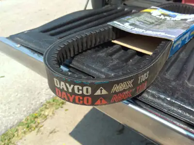 New DAYCO Snowmobile Drive Belt 1103 Located in Wardsville Ont. Made by Dayco Part # 1103 Fits a lot...