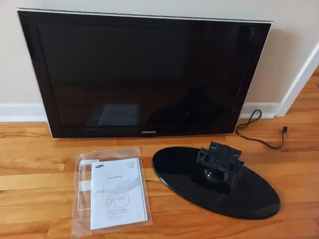 TV Samsung 32" fonctionnelle (réparation ou pièces) in TVs in City of Montréal - Image 3