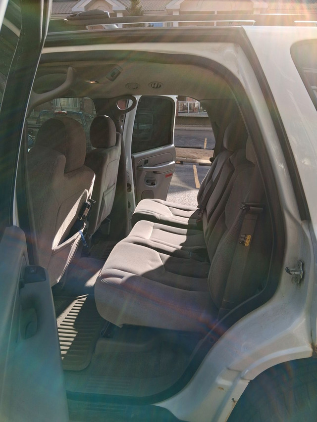 2004 GMC Yukon SLE 4DR in Cars & Trucks in Calgary - Image 4