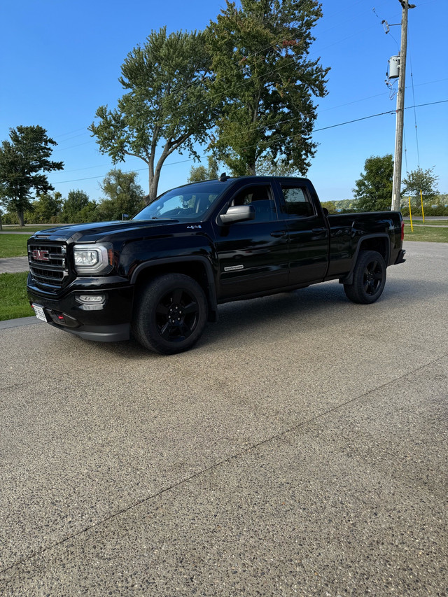 GMC Sierra 2017 in Cars & Trucks in St. Catharines