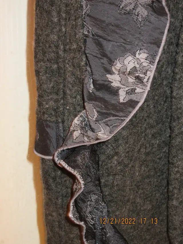 JUPE  GRISE  MI- LONGUE XL in Women's - Dresses & Skirts in Québec City - Image 9